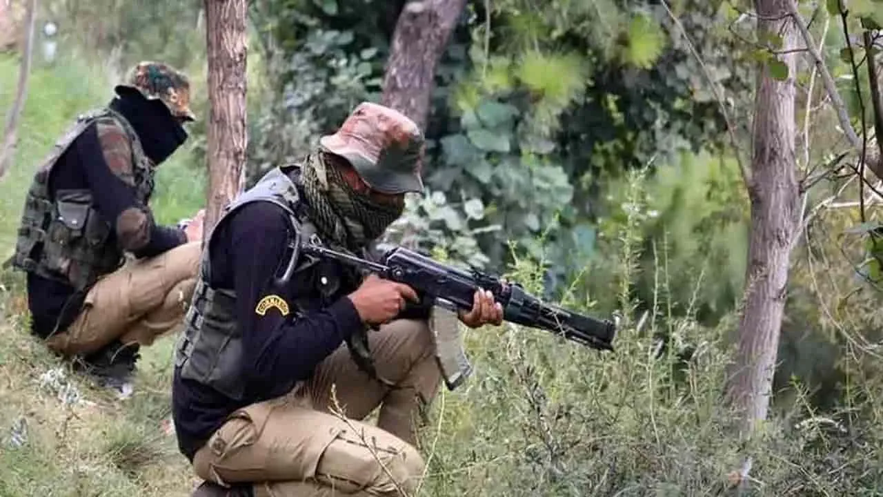 Encounter in Jammu Kashmir: डोडा में सुरक्षाबलों और आतंकियों के बीच मुठभेड़, सेना का कैप्टन शहीद, 4 आतंकी ढेर